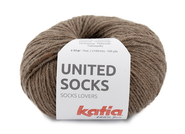 Katia United Socks, une laine à bas de calibre Fingering en petite quantité pour réaliser vos chaussettes colorés!  Coloris Brun fauve, un brun moyen marron.