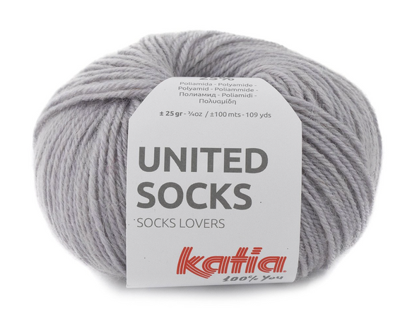 Katia United Socks, une laine à bas de calibre Fingering en petite quantité pour réaliser vos chaussettes colorés!  Coloris Gris moyen, un gris neutre.