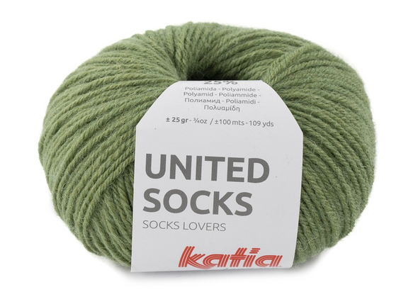 Katia United Socks, une laine à bas de calibre Fingering en petite quantité pour réaliser vos chaussettes colorés!  Coloris Kaki, un vert moyen, vert olive.