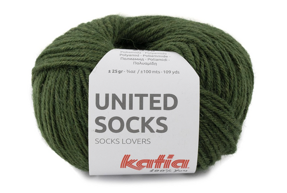 Katia United Socks, une laine à bas de calibre Fingering en petite quantité pour réaliser vos chaussettes colorés!  Coloris Vert mousse, un vert forêt plus foncé.