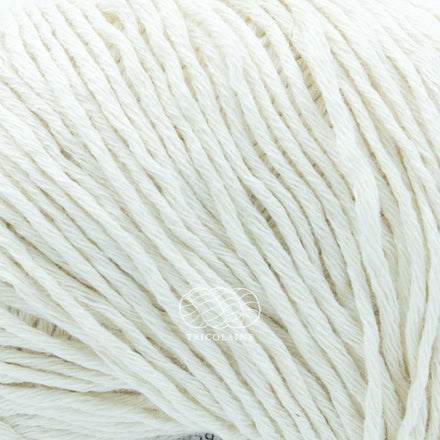 Phildar Phil Océan, un magnifique fil d'été composé de coton et de polyester recyclé.  De calibre Fingering.   Coloris Écru, ou blanc cassé, ou ivoire.