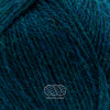 Drops Nord, un doux mélange de laine péruvienne et d'alpaga.  De calibre Sport, cette fibre se tricote avec une aiguille 3 mm.  Coloris Océan Profond, un sarcelle ou teal très profond, en version mix, donc présentant plusieurs teintes de sarcelle.
