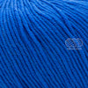 Merino 120 de Lang Yarns, une laine de mérinos fine, extradouce et traitée supewash.  De calibre DK, elle se tricote avec des aiguilles 3.5 à 4 mm.  Coloris Cobalt, un bleu vif et dynamique.