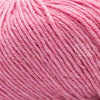 Merino 120 de Lang Yarns, une laine de mérinos fine, extradouce et traitée supewash. De calibre DK, elle se tricote avec des aiguilles 3.5 à 4 mm. Coloris Candy Pink, un rose pastel, mais vif, qui ressemble à la barbe à papa.