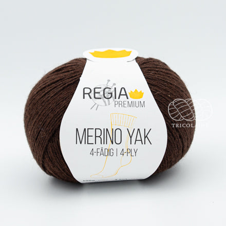 Merino Yak, de Regia Premium, une laine à chaussette qui réalise des bas chauds et doux, faciles à nettoyer.  Le grand classique des amateurs de plein air.  Coloris Shokolate Meliert, un brun chocolat.