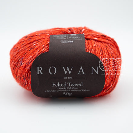 Rowan Felted Tweed, une fibre de calibre DK constituée de laine, alpaga et viscose avec effet tweed. Coloris Zinnia, un orangé vif.